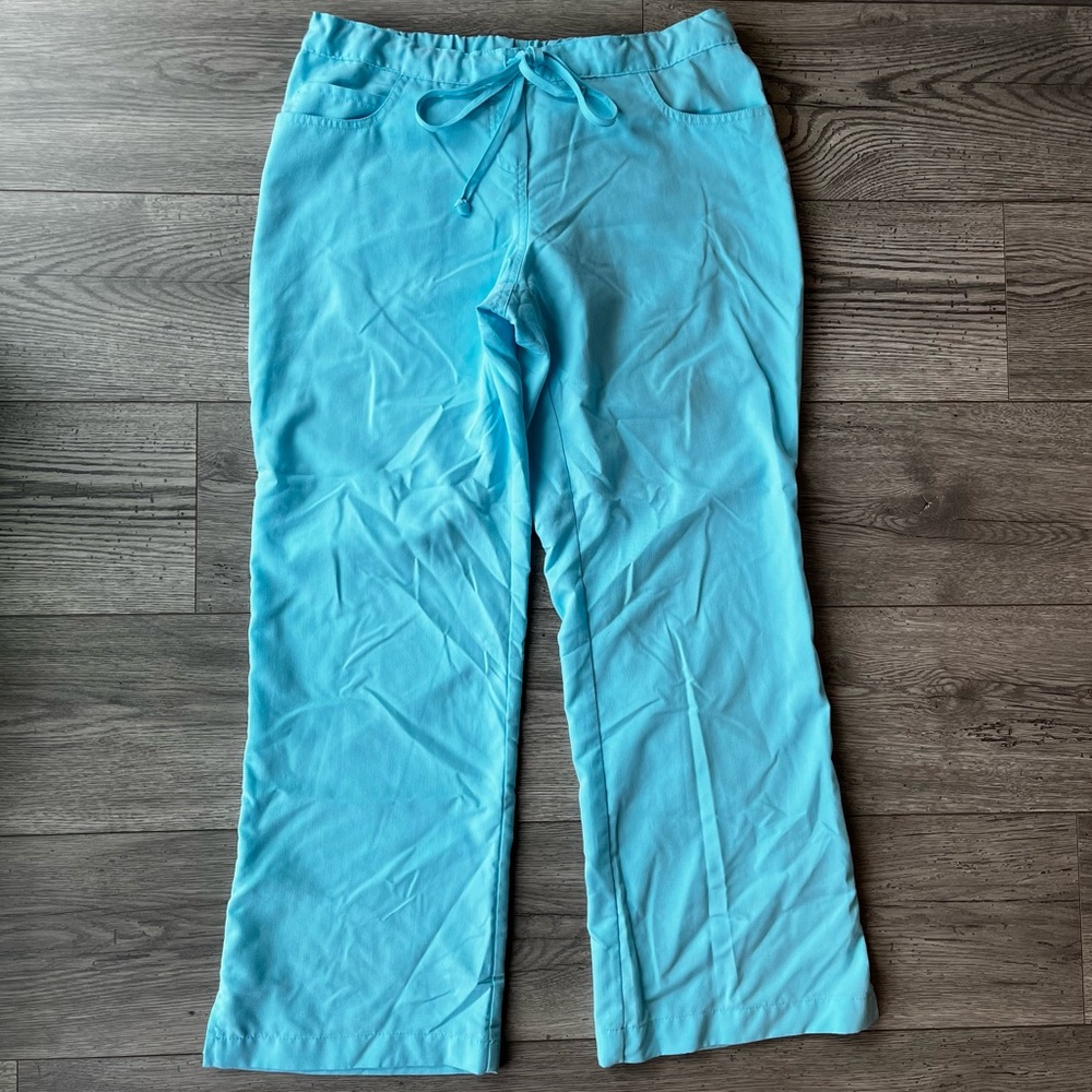 Grey's Anatomy Riley 5-Pocket Mid-Rise Flare Leg Pant Size Medium Petite
